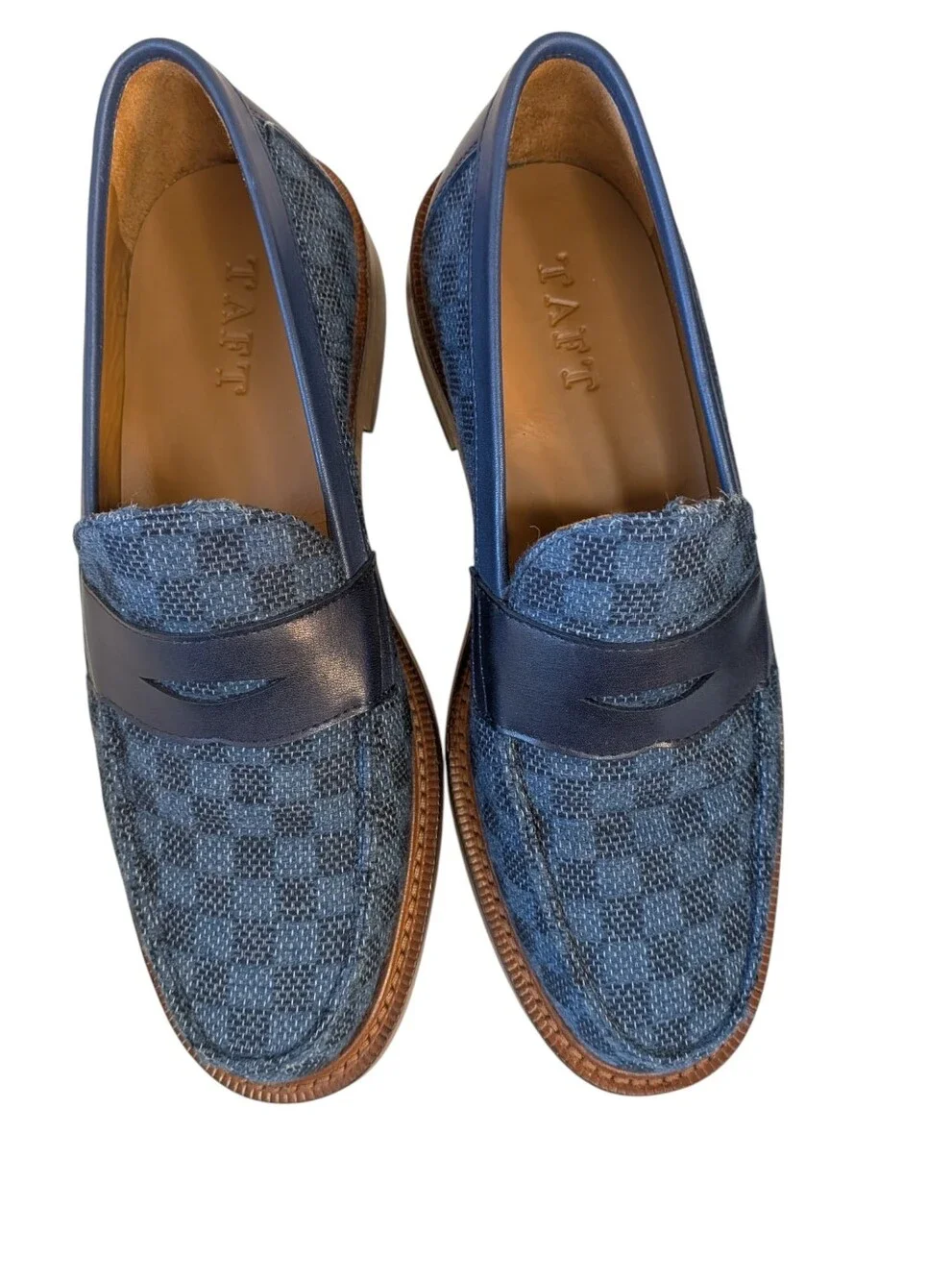 Taft Fitz Navy Loafers feature a blue checkered jacquard upper ... Size 8.5